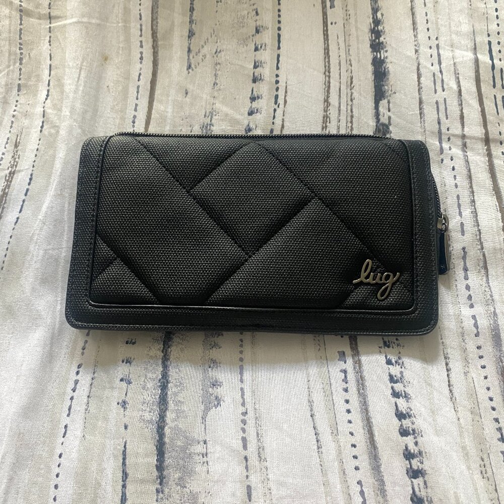 NWOT Surrey Matte Luxe VL RFID Wallet